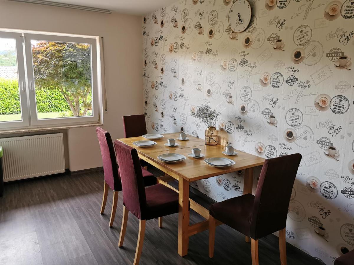 Gemuetliche 90 Qm Wohnung In Saarburg, Zentral Gelegen, Garten Mit Aussicht, Separater Eingang Buitenkant foto