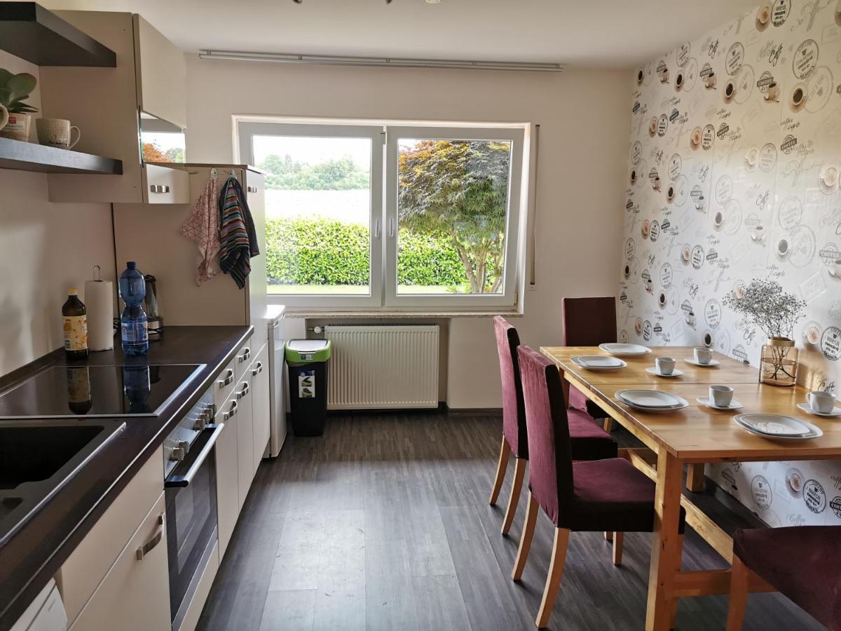 Gemuetliche 90 Qm Wohnung In Saarburg, Zentral Gelegen, Garten Mit Aussicht, Separater Eingang Buitenkant foto