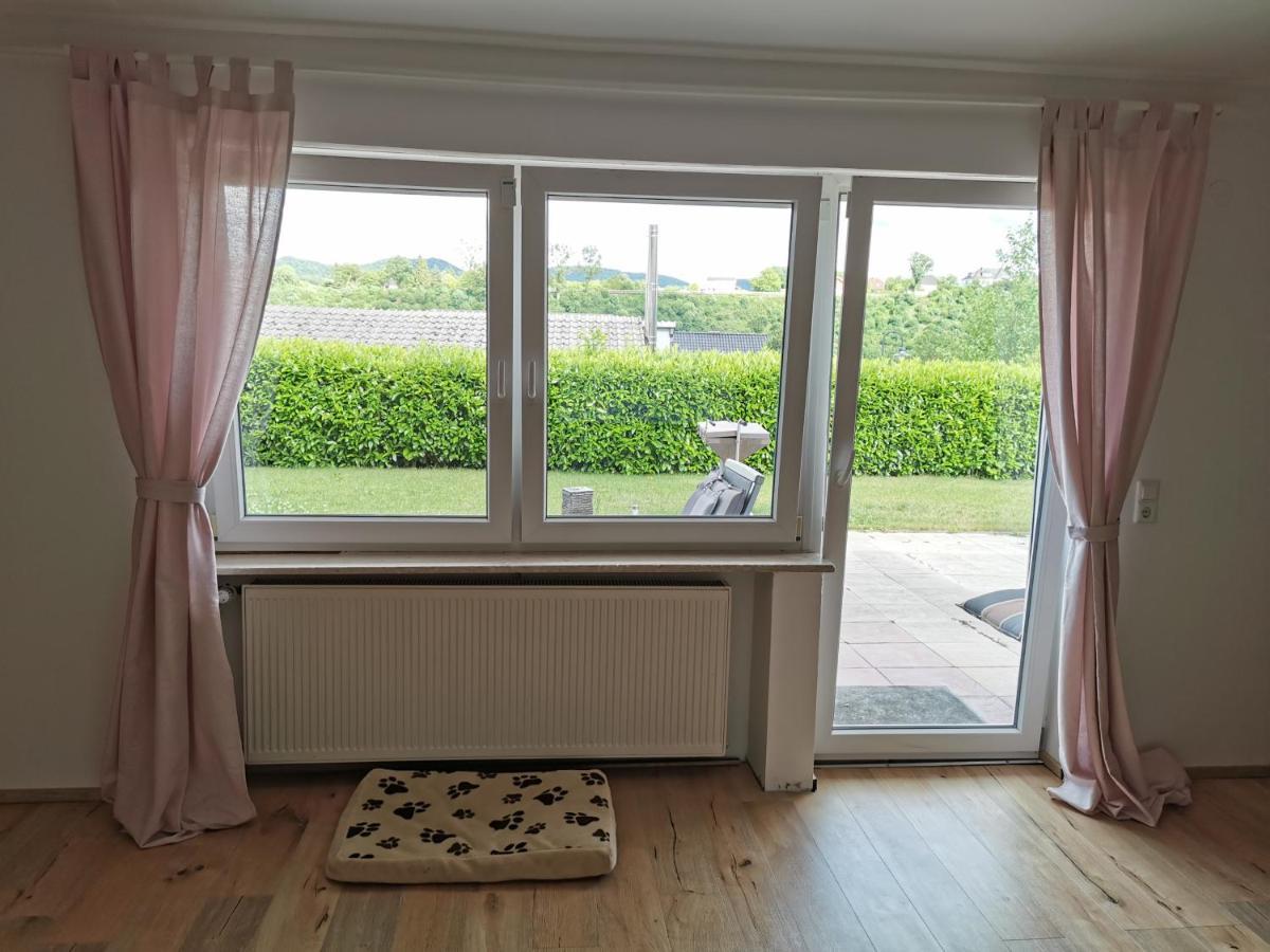 Gemuetliche 90 Qm Wohnung In Saarburg, Zentral Gelegen, Garten Mit Aussicht, Separater Eingang Buitenkant foto