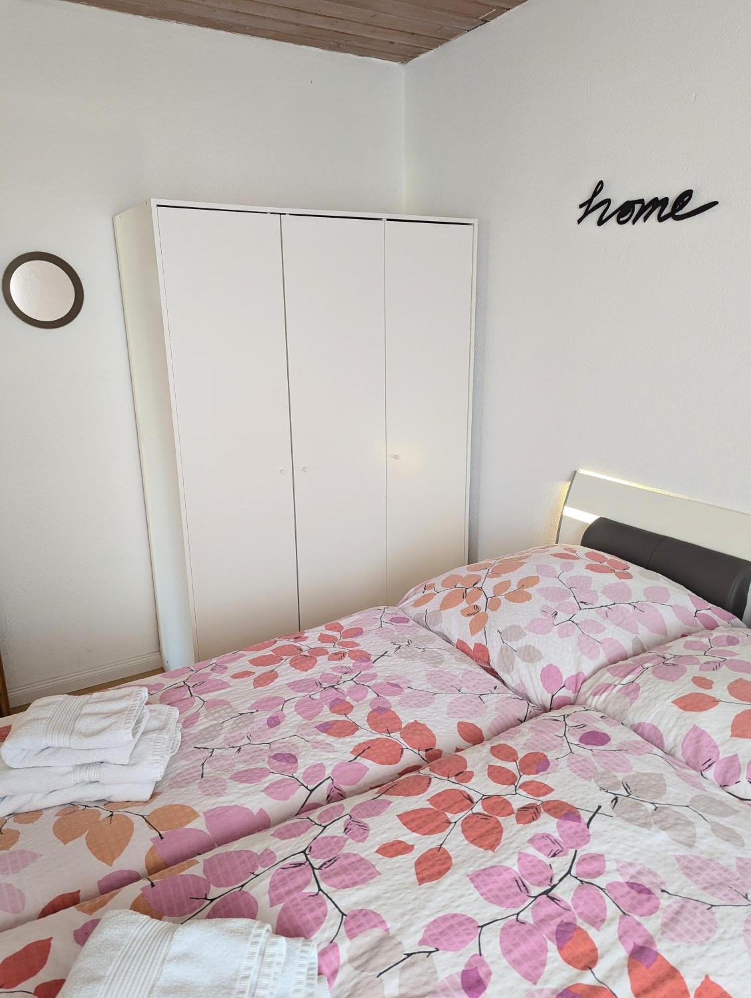 Gemuetliche 90 Qm Wohnung In Saarburg, Zentral Gelegen, Garten Mit Aussicht, Separater Eingang Buitenkant foto